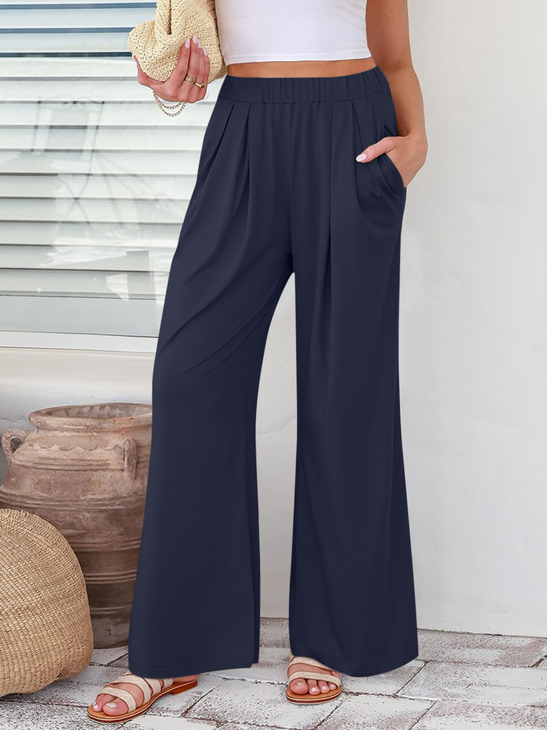 Elastic waist wide leg pants, opaque.