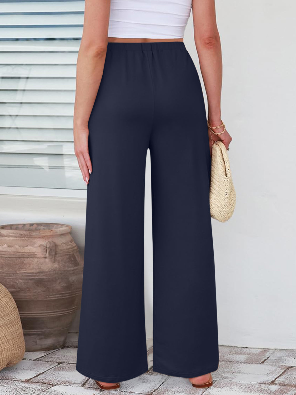 Elastic waist wide leg pants, opaque.
