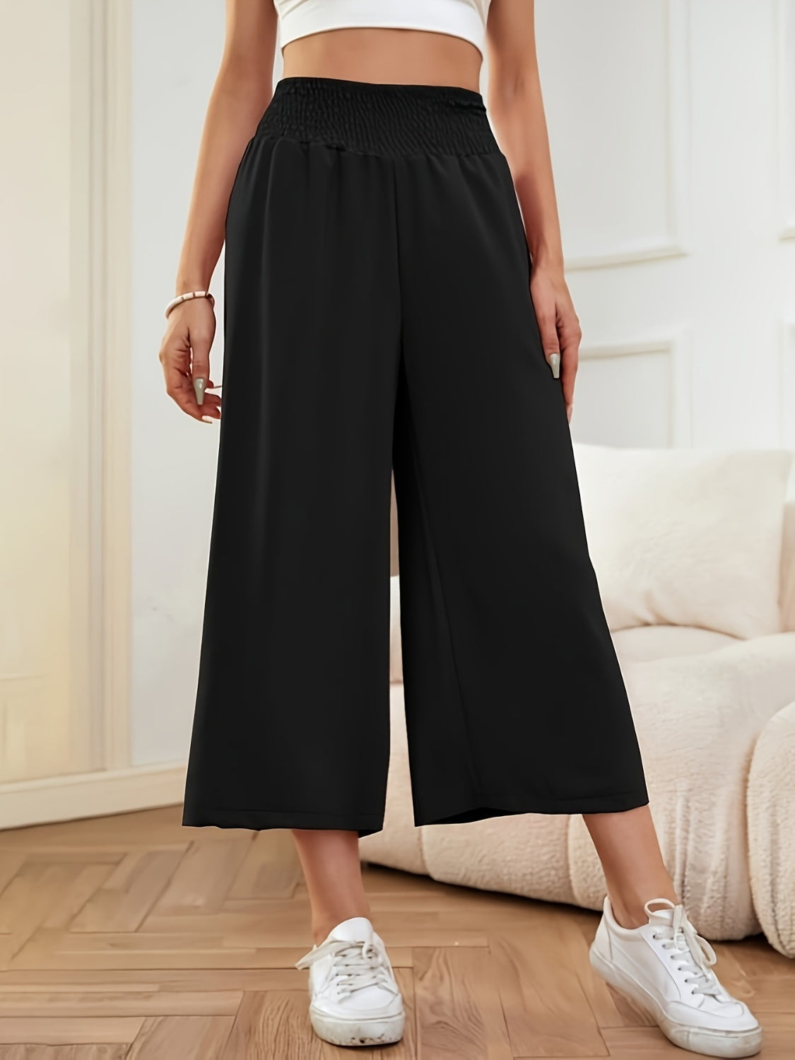 Elastic waist wide leg pants, opaque.