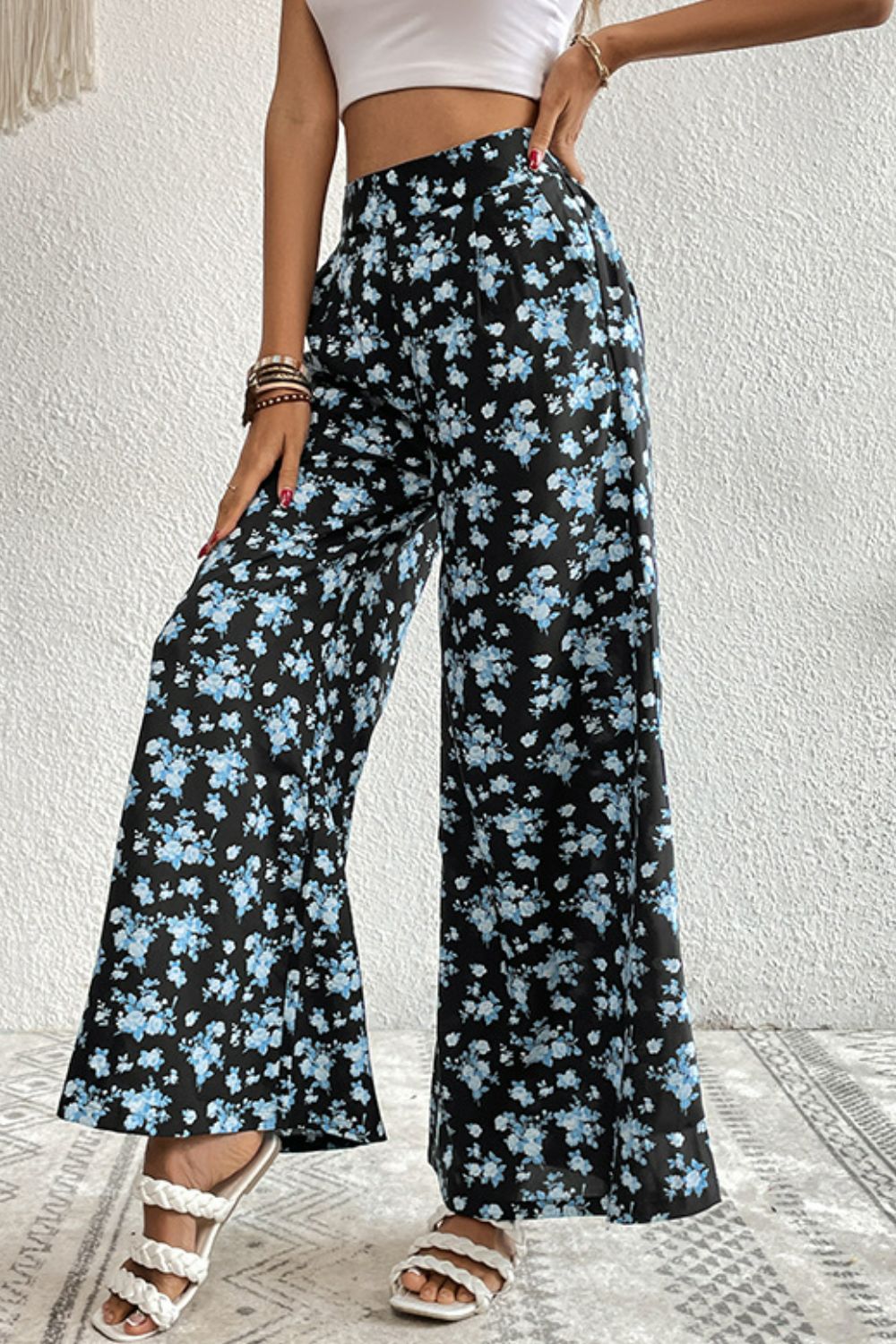 Floral pocket culottes, vacation casual style.