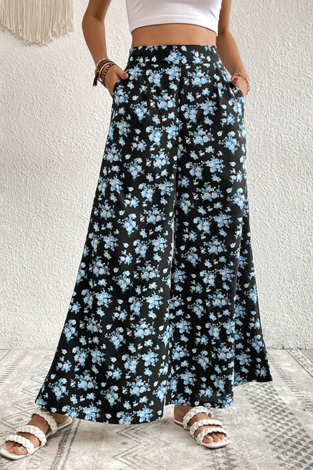 Floral pocket culottes, vacation casual style.
