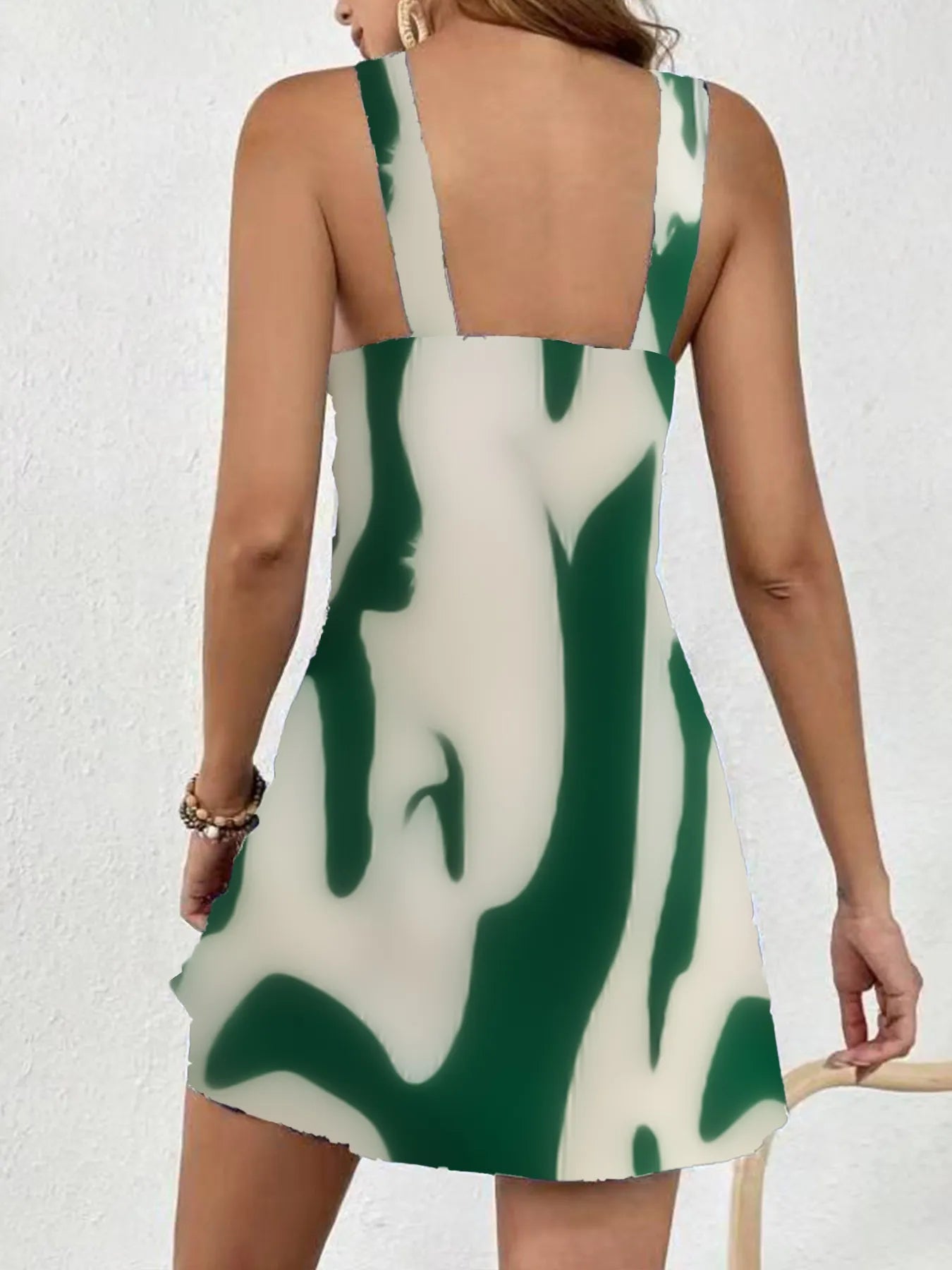 Floral Print Sleeveless Mini Dress.