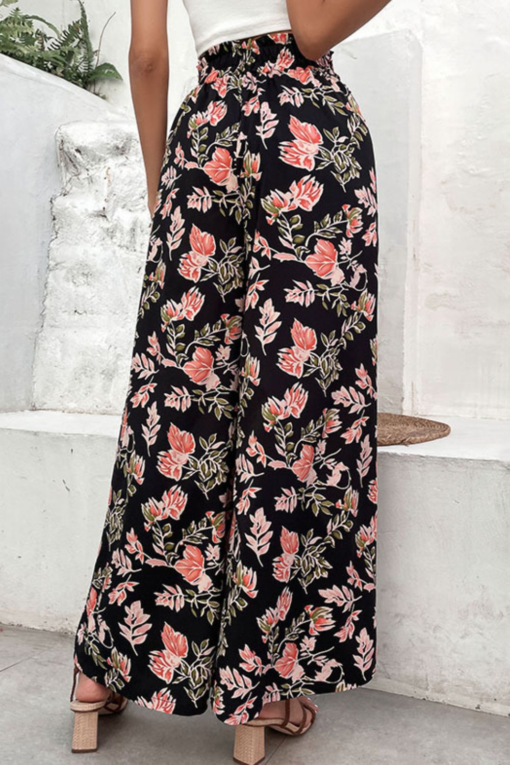 Floral pull-on wide leg pants, casual style.