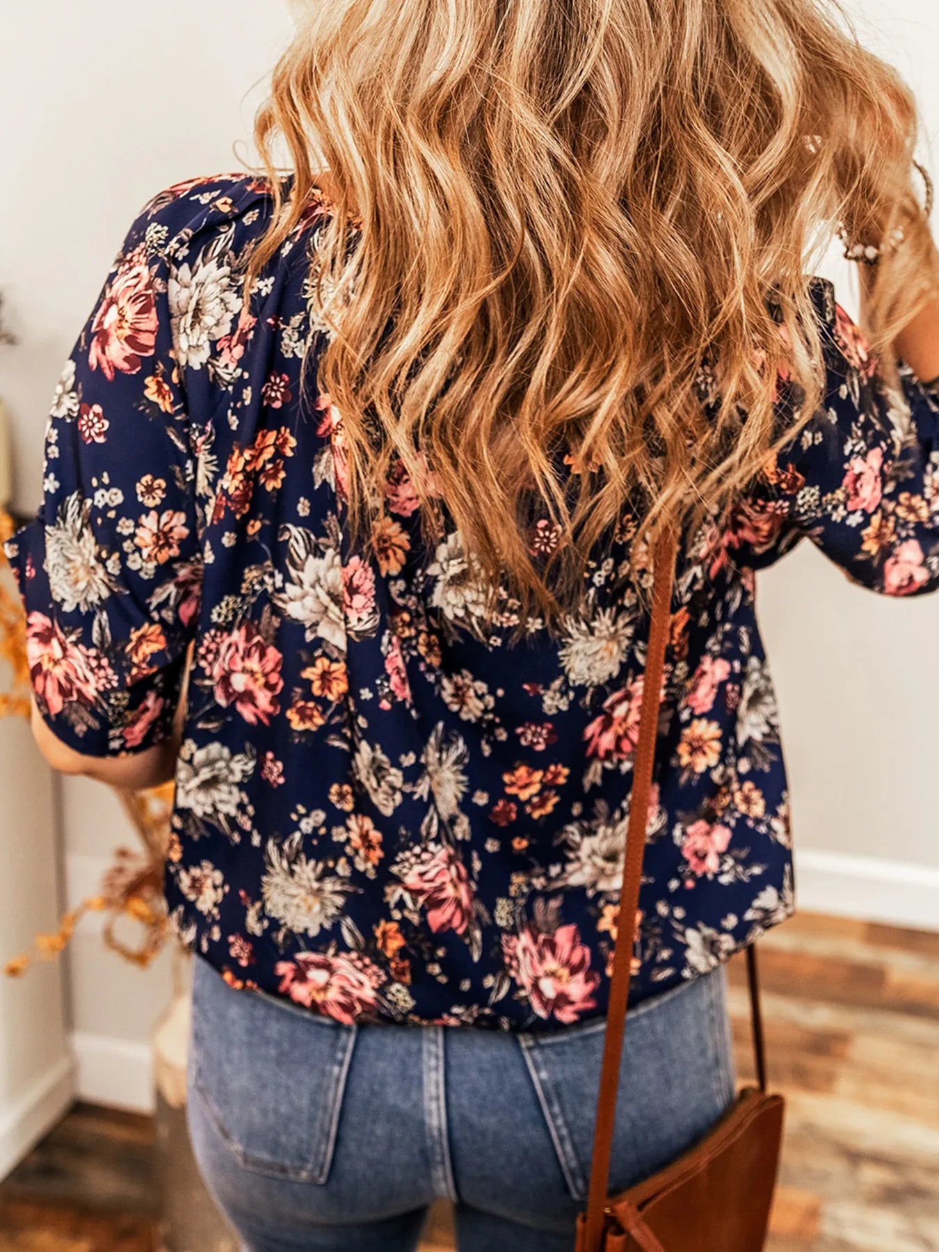 Floral Short Sleeve Scoop Neck Casual Blouse.
