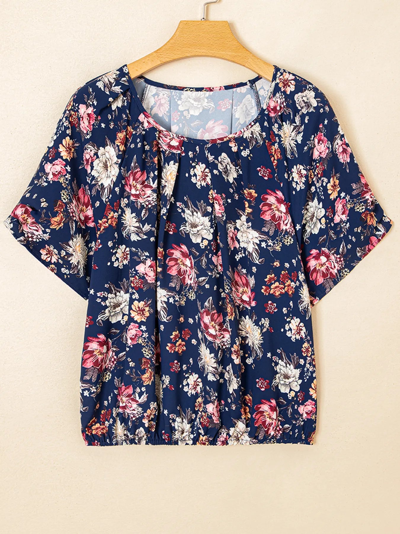 Floral Short Sleeve Scoop Neck Casual Blouse.