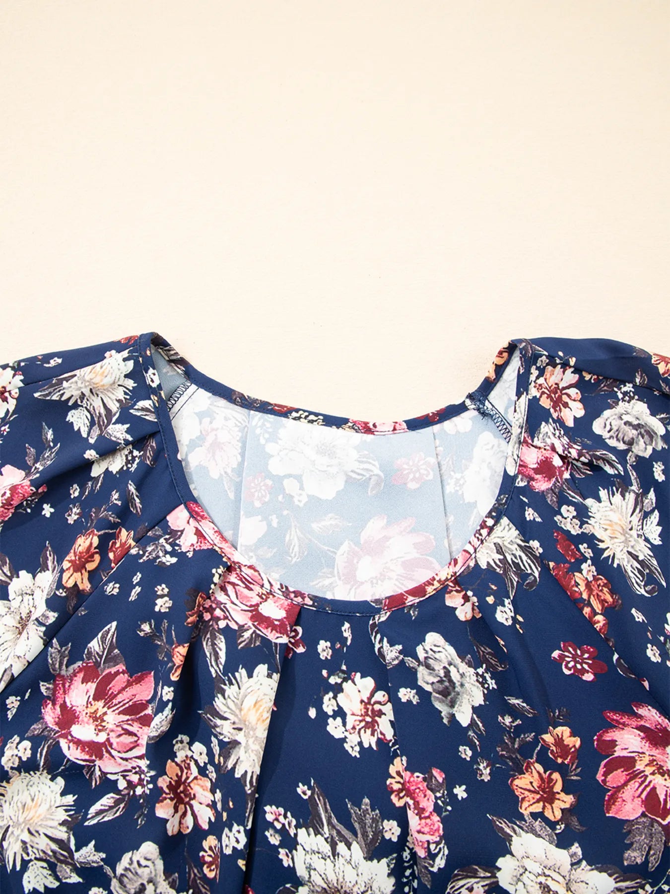 Floral Short Sleeve Scoop Neck Casual Blouse.