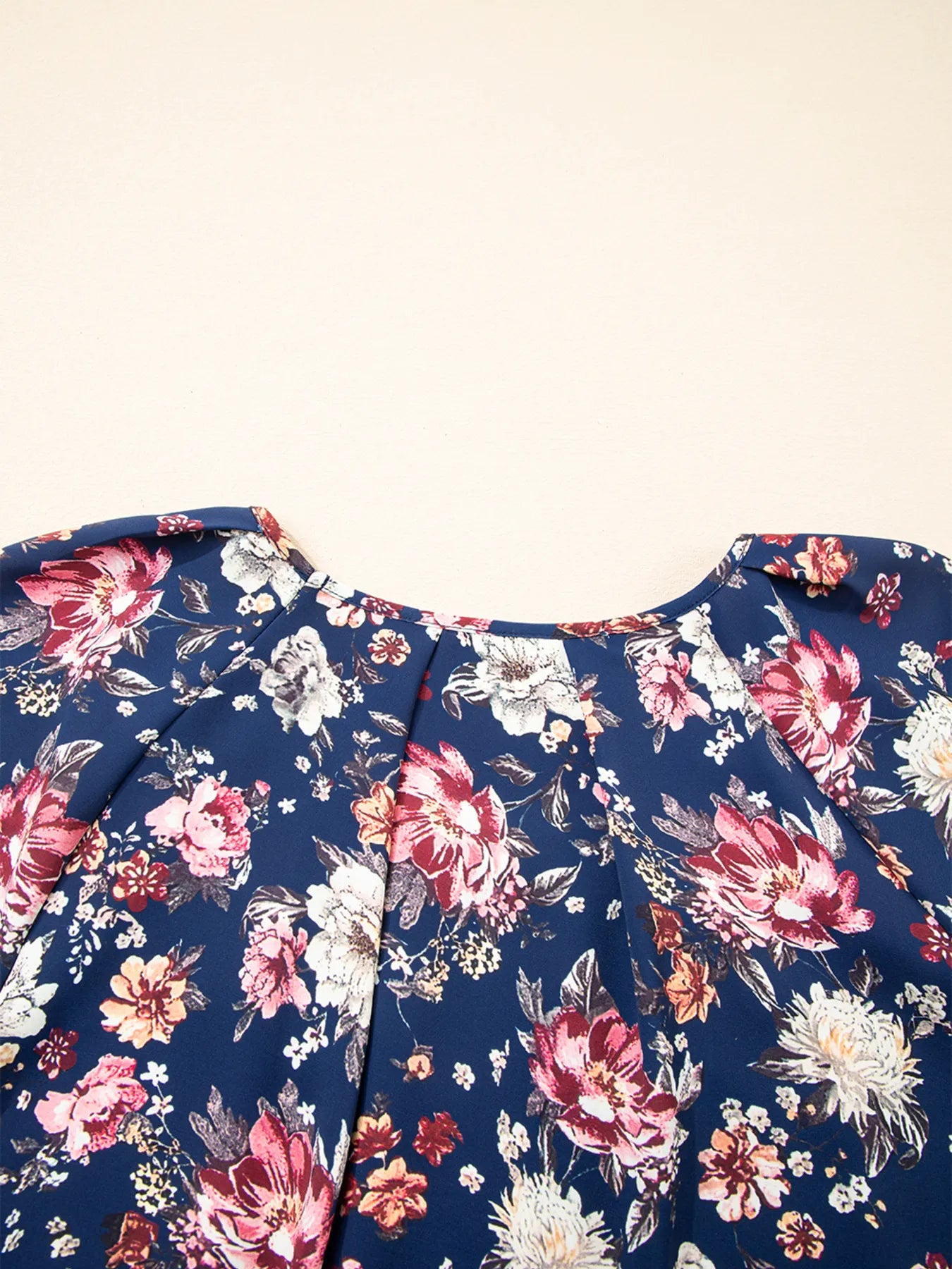 Floral Short Sleeve Scoop Neck Casual Blouse.