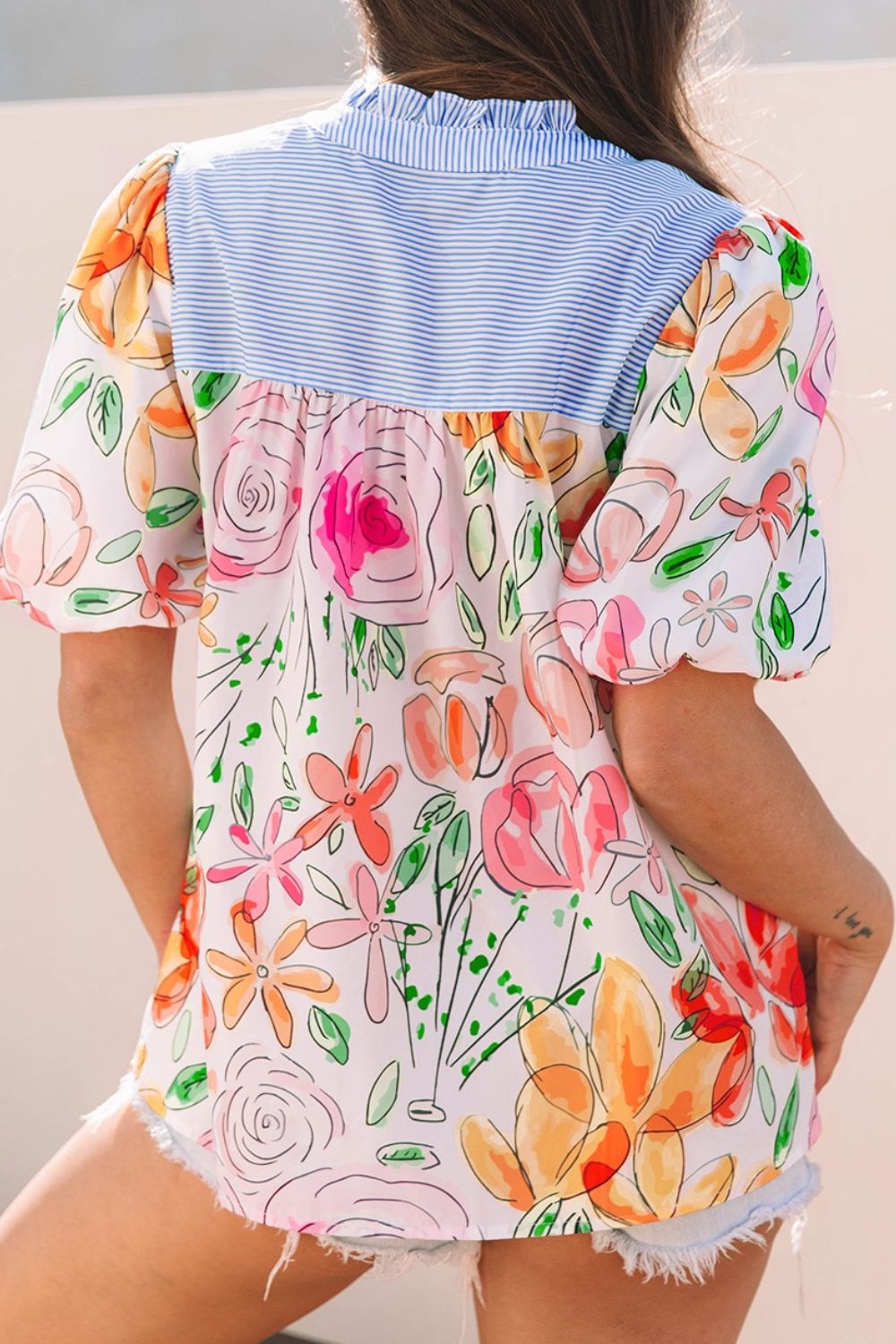 Floral striped yoke frilled tie neck puff short sleeve blouse.