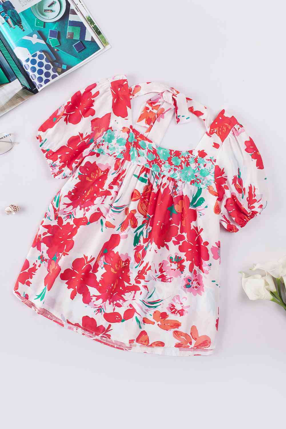 Floral tie back square neck blouse.