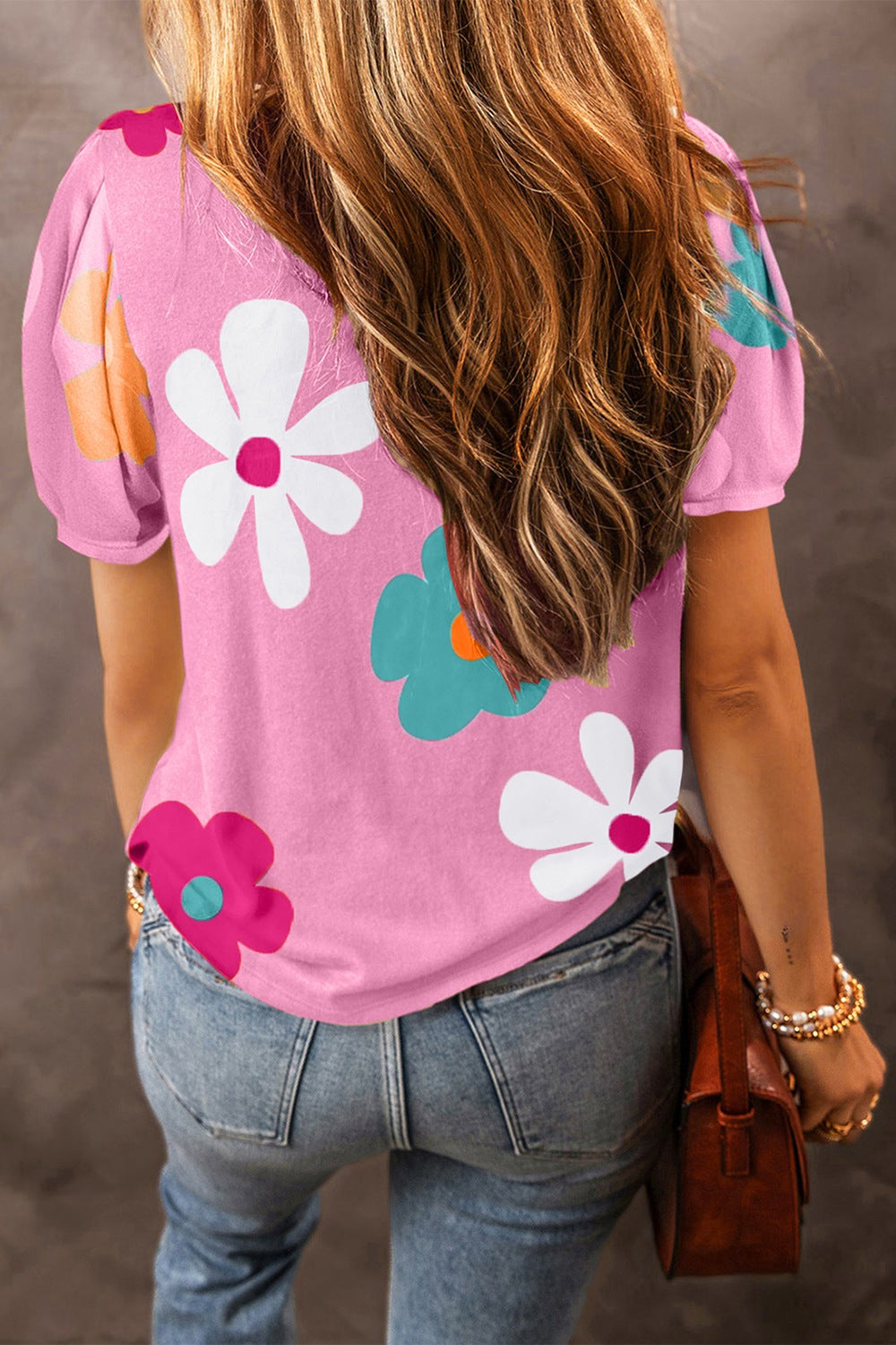 Flower round neck short sleeve blouse.