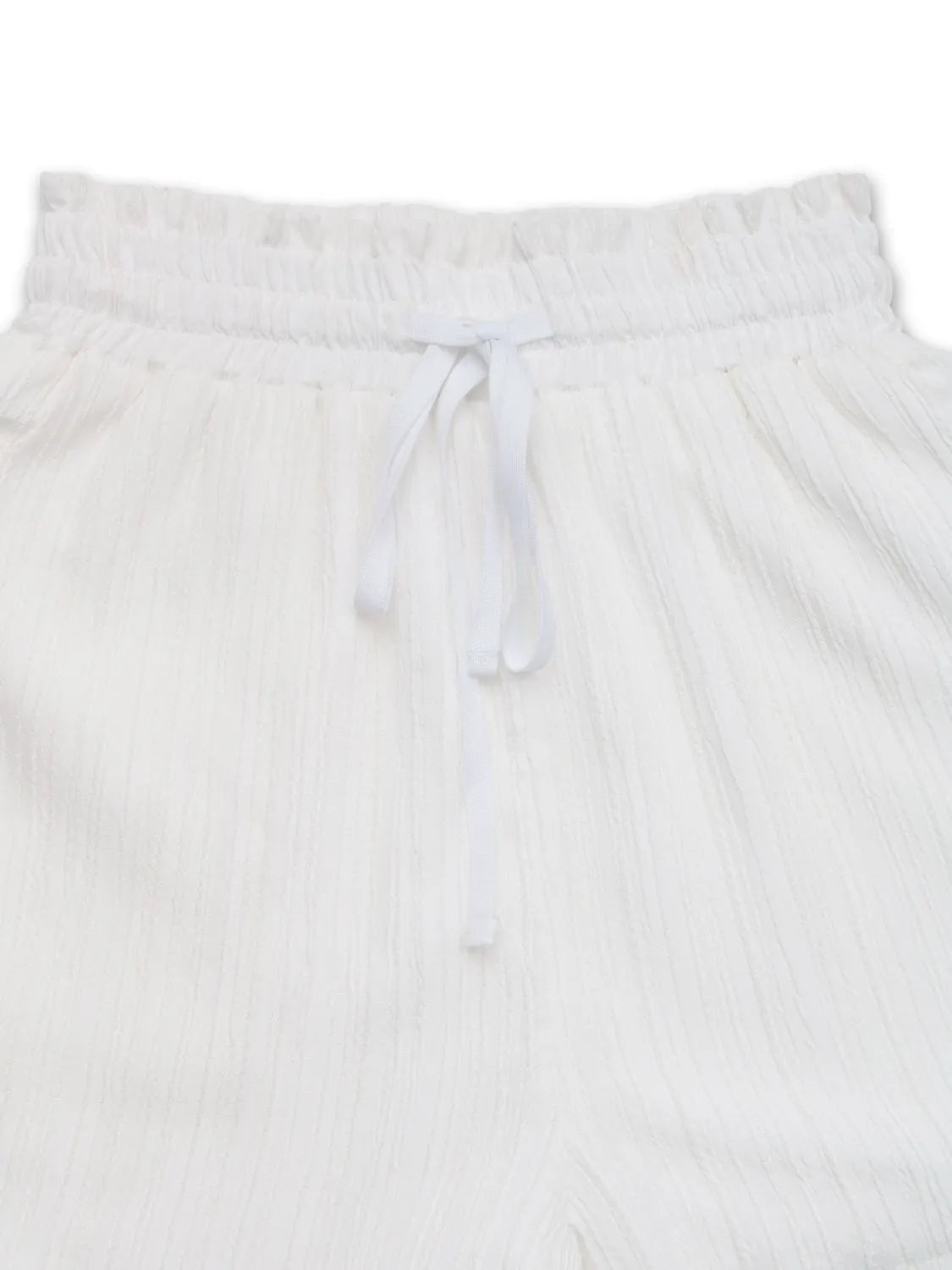 Frill drawstring shorts with pockets.