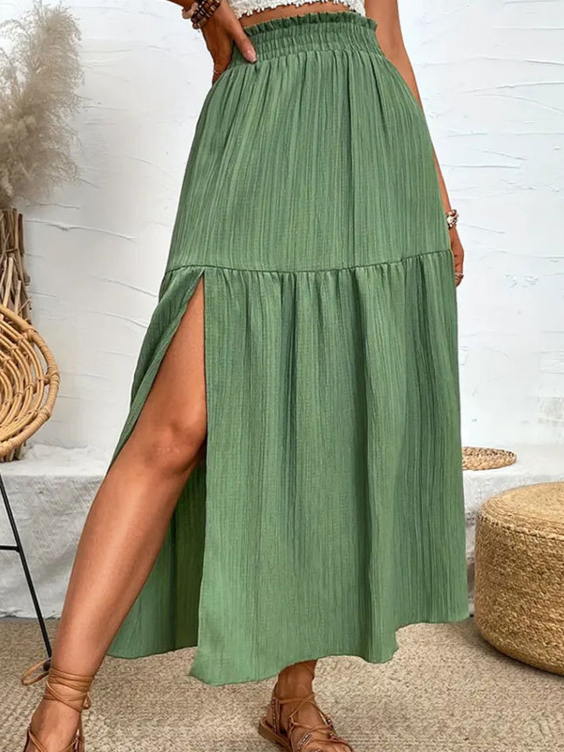 Frill Slit Skirt.