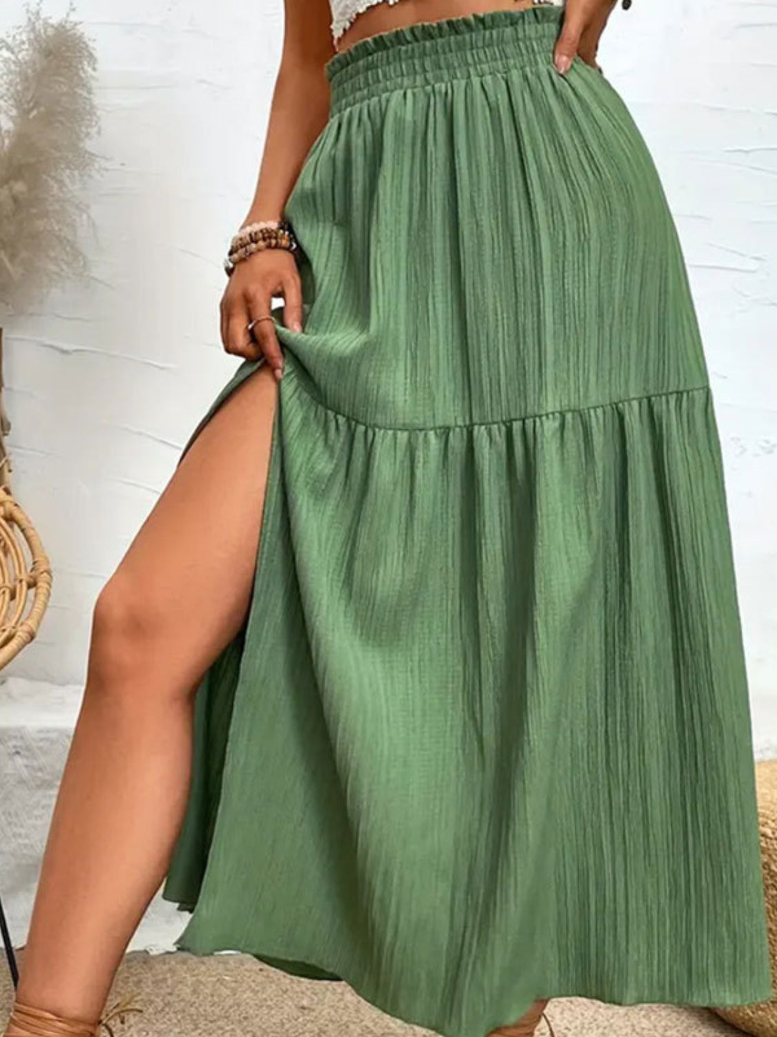 Frill Slit Skirt.