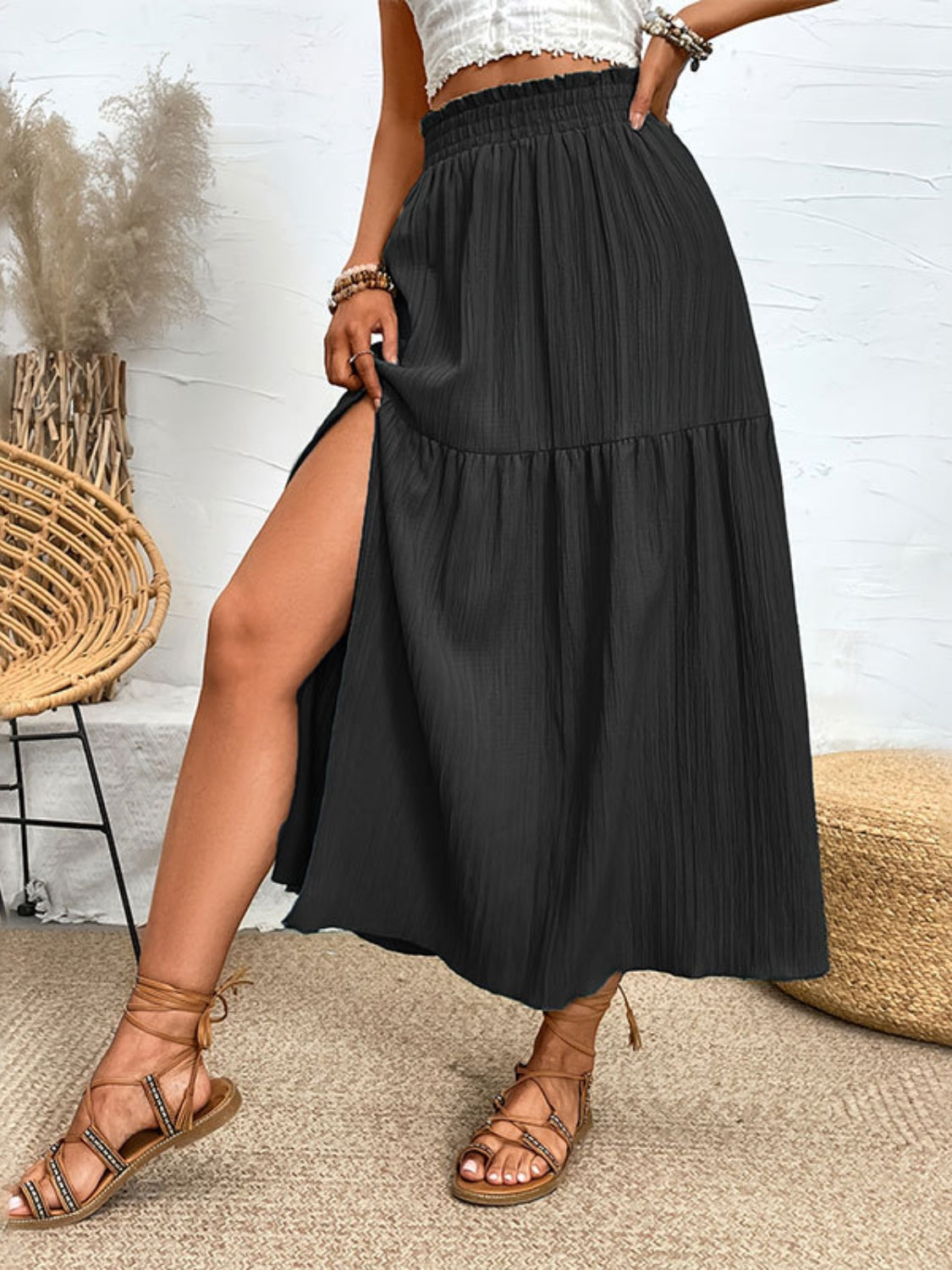 Frill Slit Skirt.