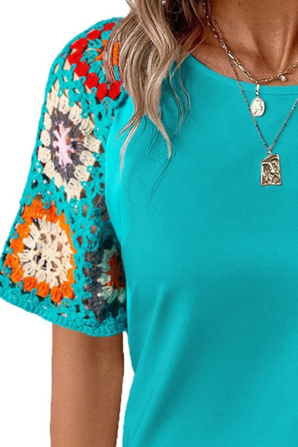 Geometric round neck short sleeve blouse.
