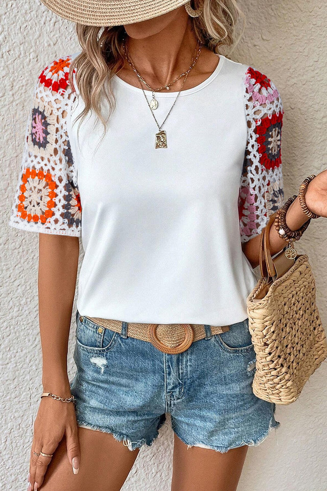 Geometric round neck short sleeve blouse.