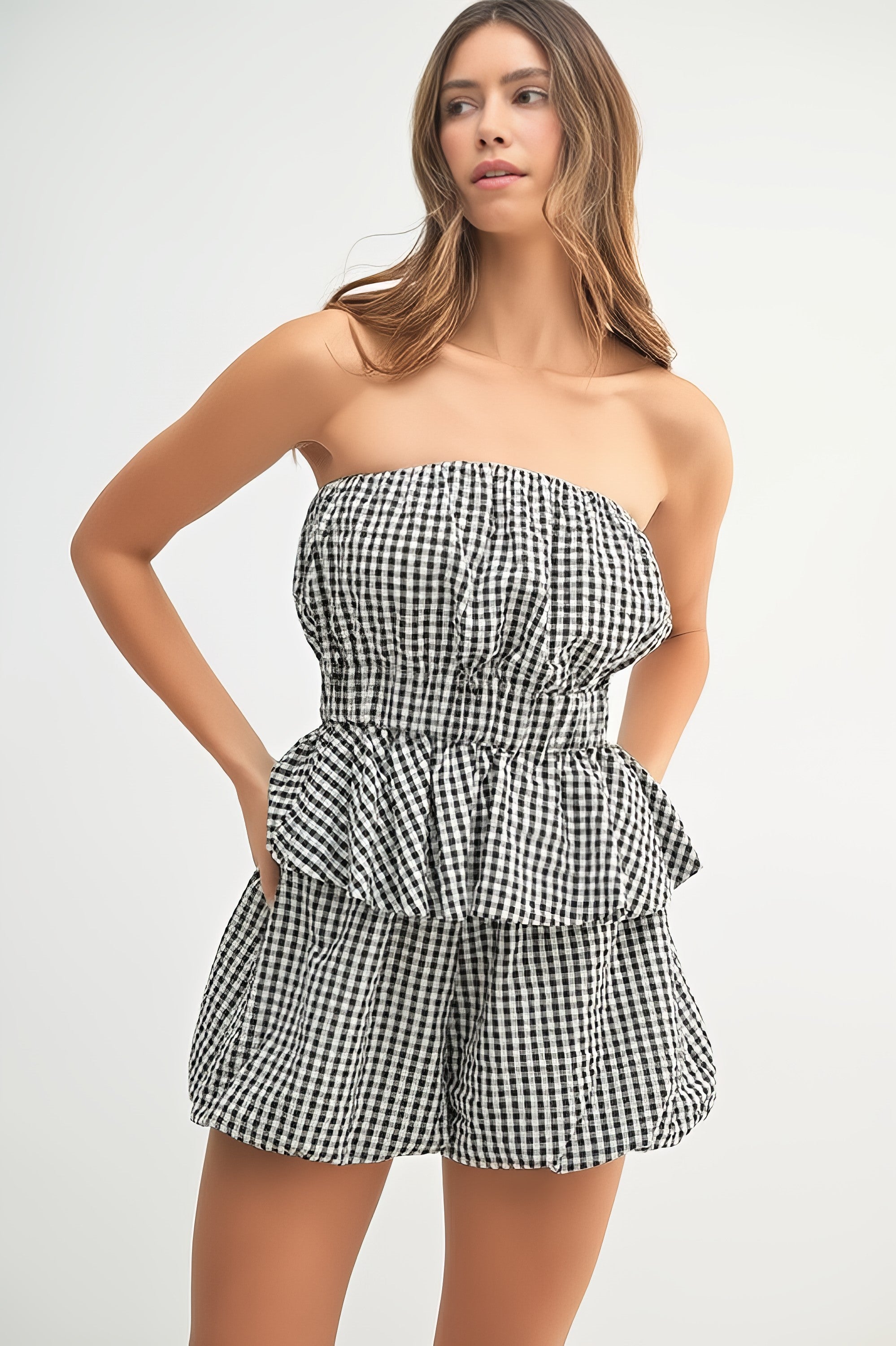 Women's gingham tube top and shorts set with pockets