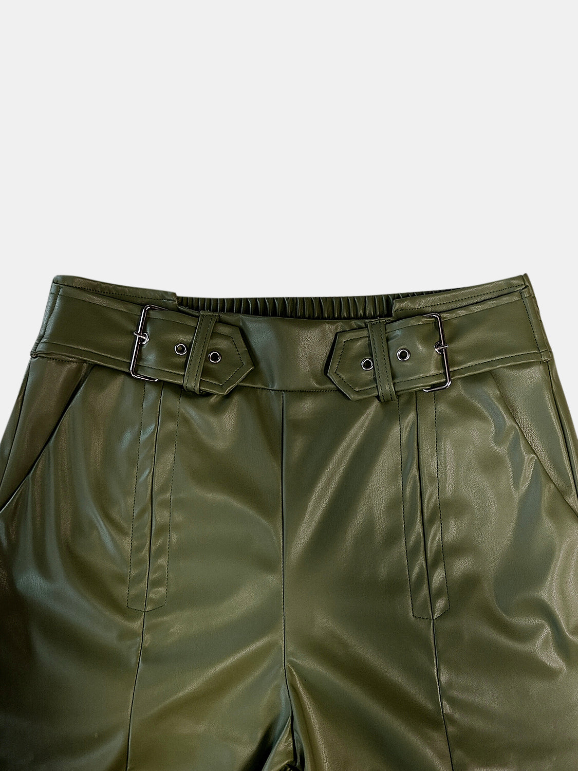Half elastic waist wide leg pants, opaque.