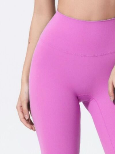 High rise wide waistband active shorts.