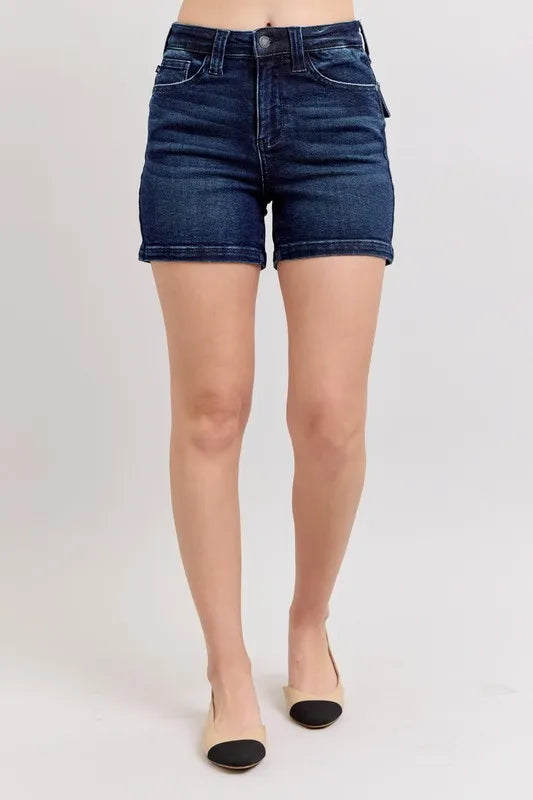 High waist back flap pocket denim shorts.