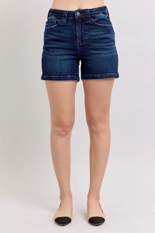 High waist back flap pocket denim shorts.