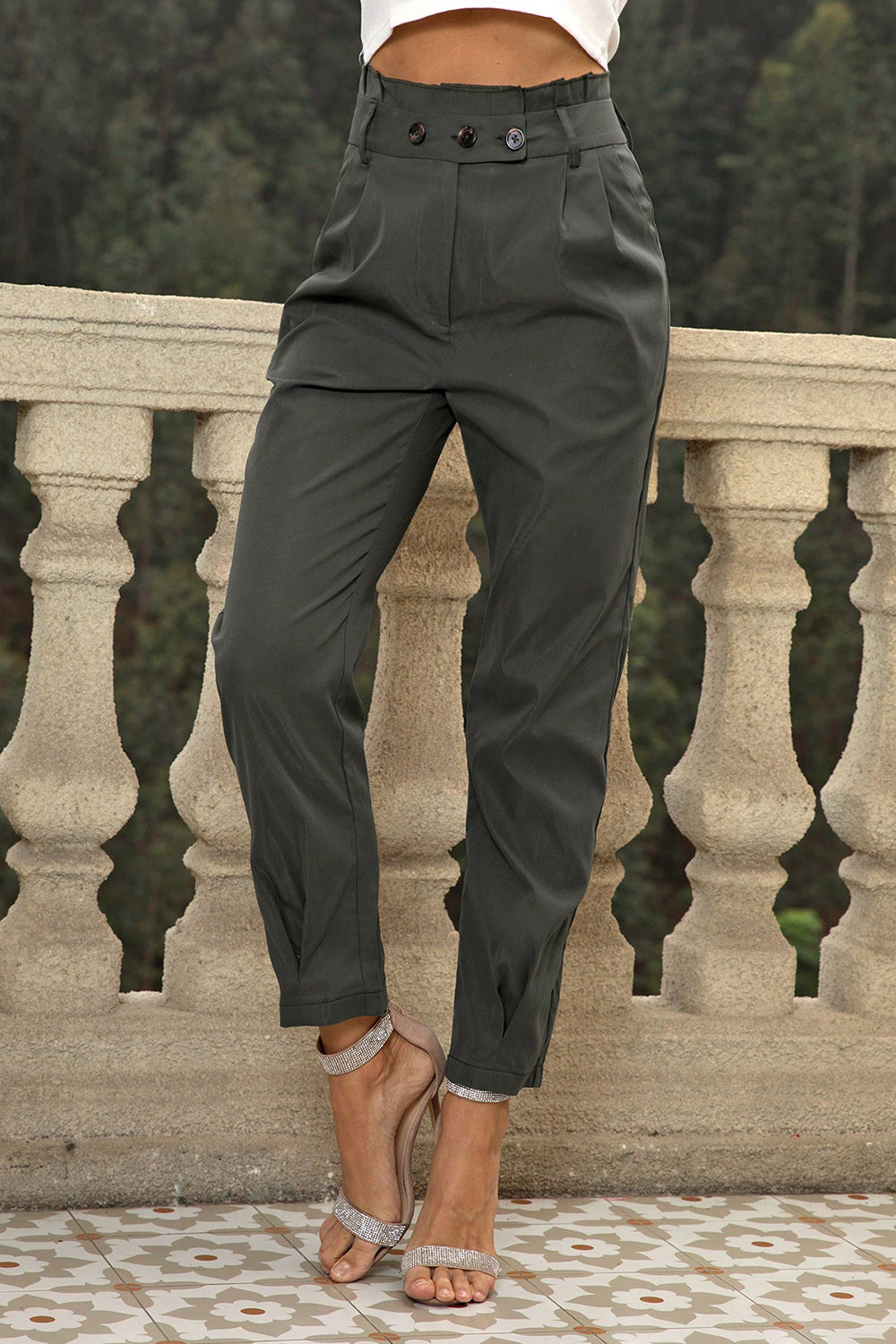 High waist cropped pants with buttons, opaque.