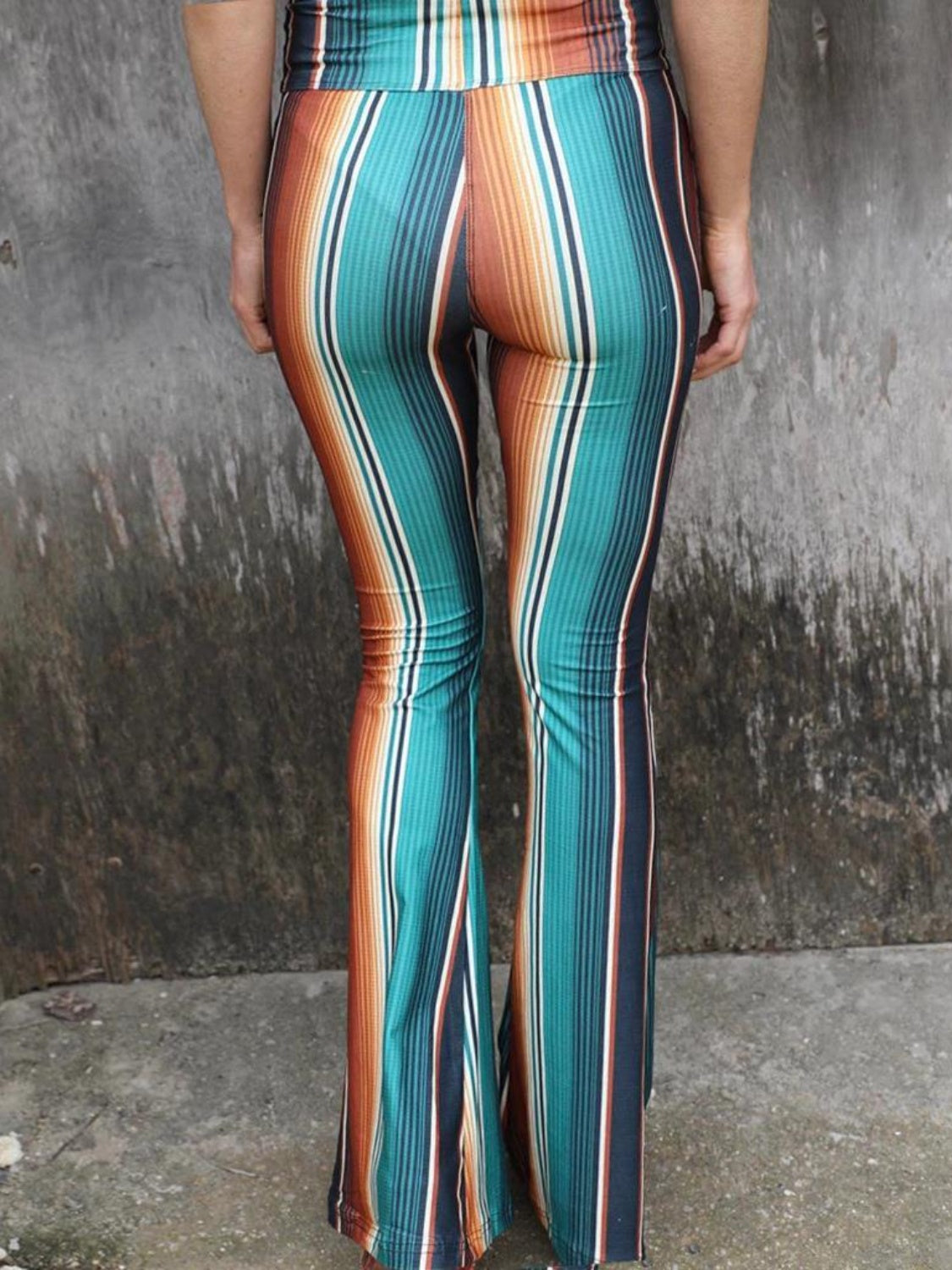 High waist striped bootcut pants, opaque.