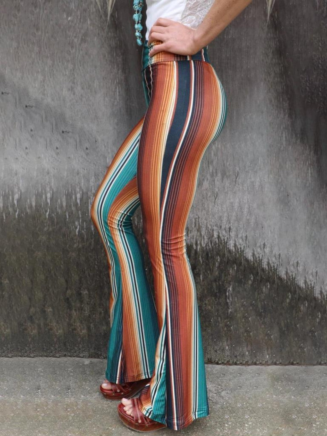 High waist striped bootcut pants, opaque.