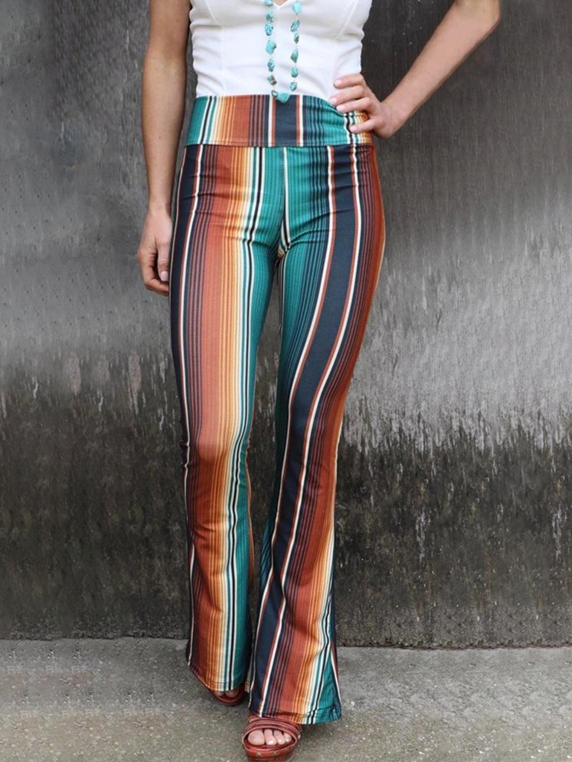 High waist striped bootcut pants, opaque.