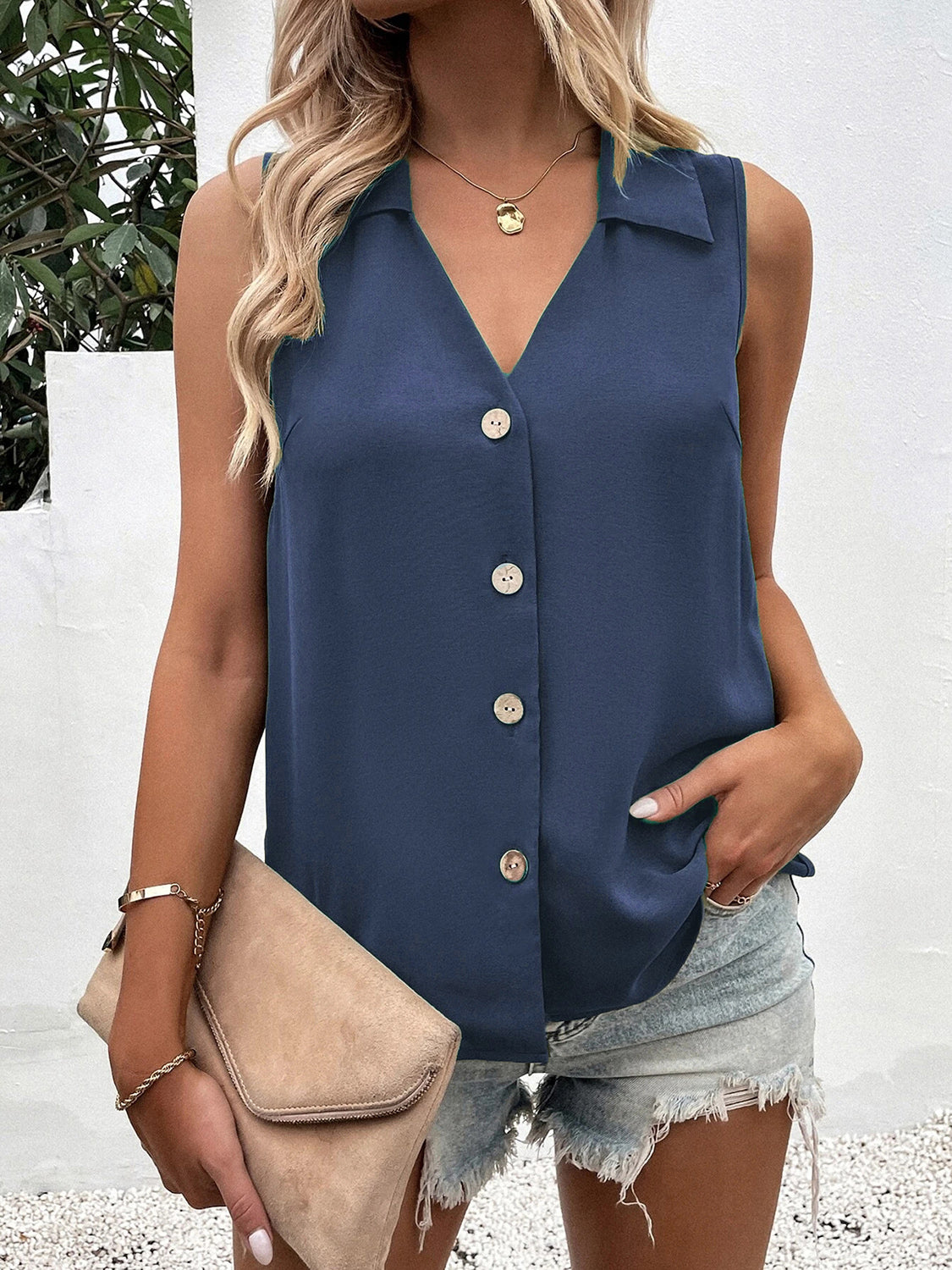 Full size Johnny collar button up tank top.