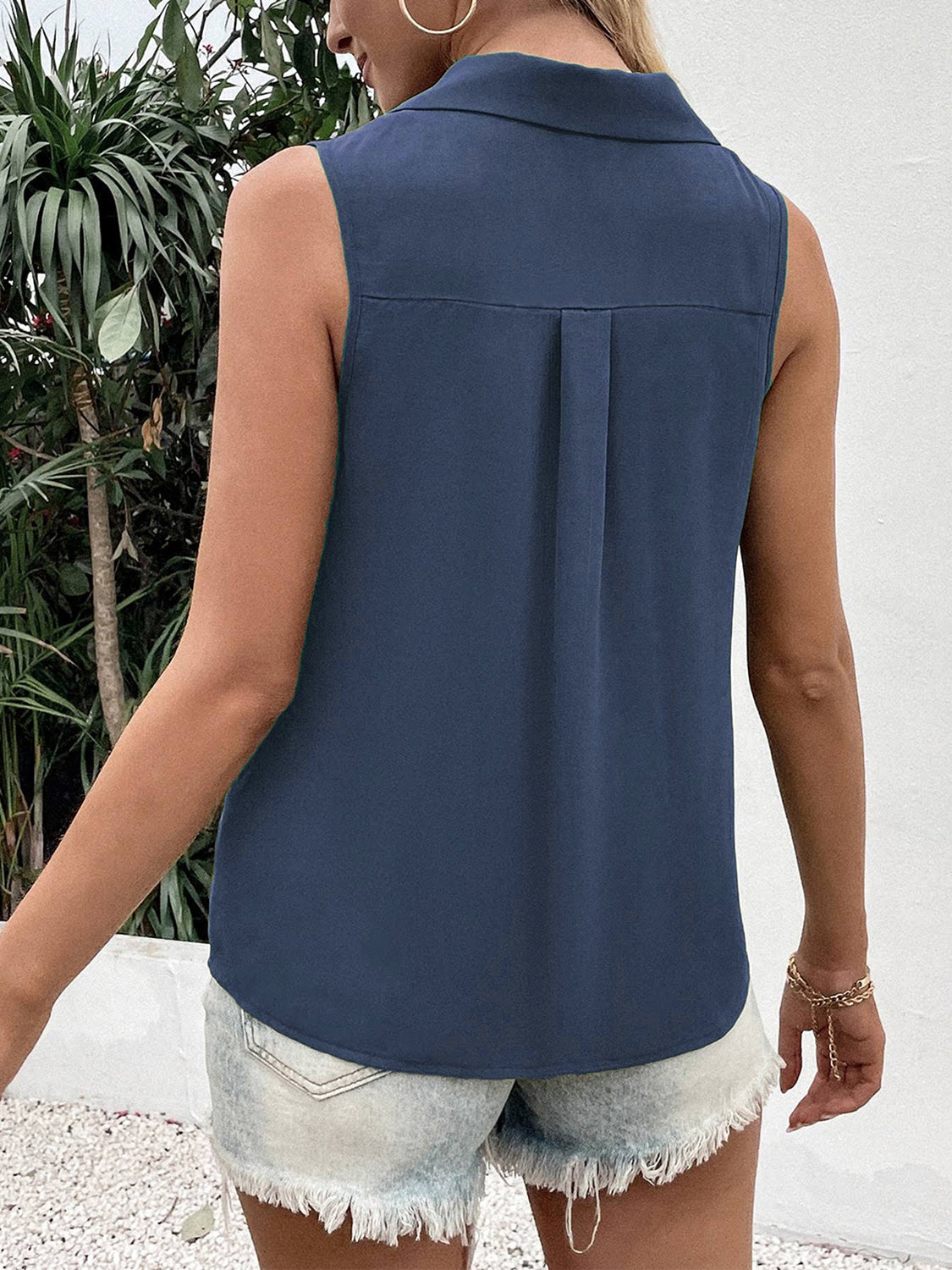 Full size Johnny collar button up tank top.