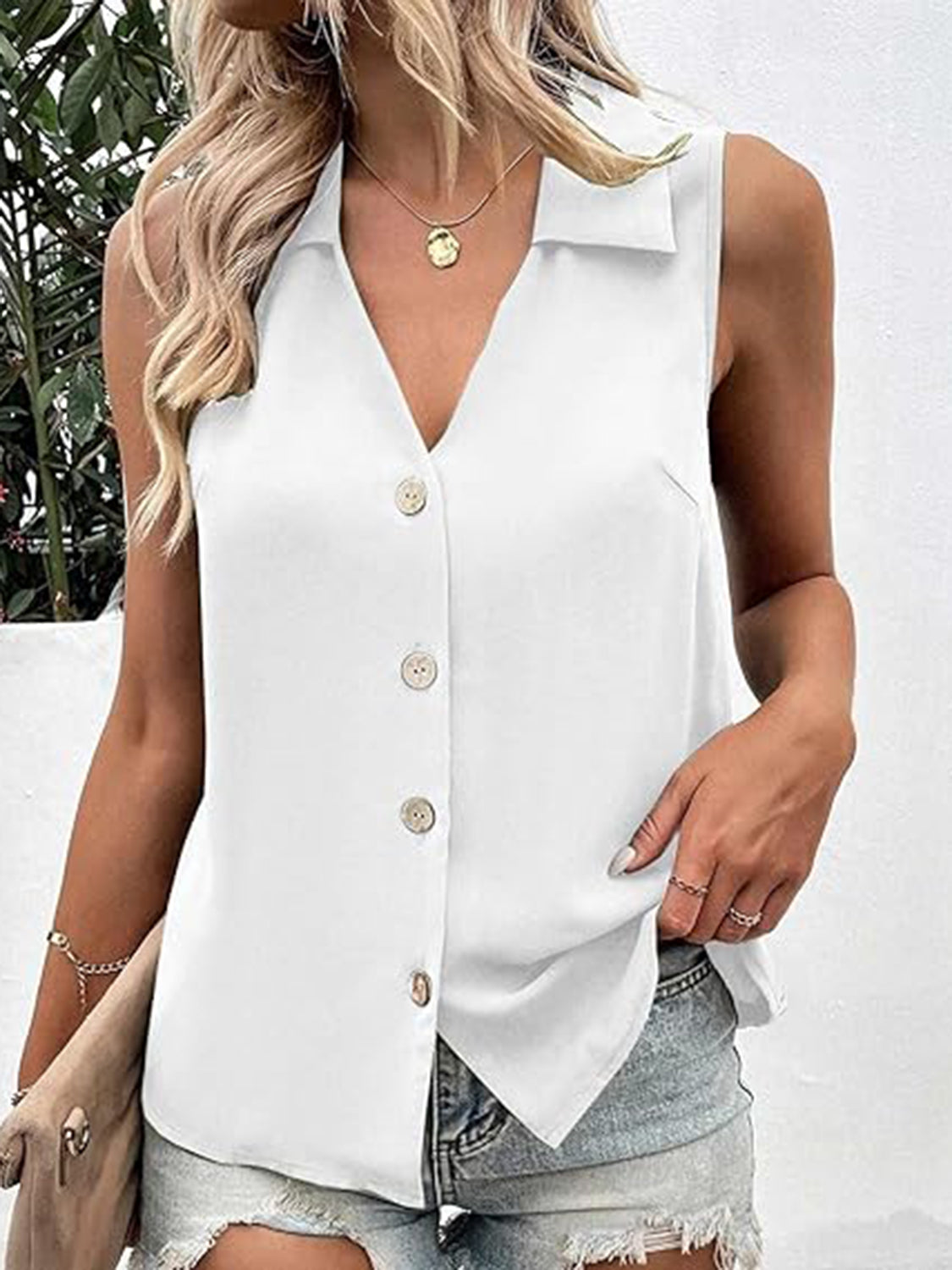 Full size Johnny collar button up tank top.