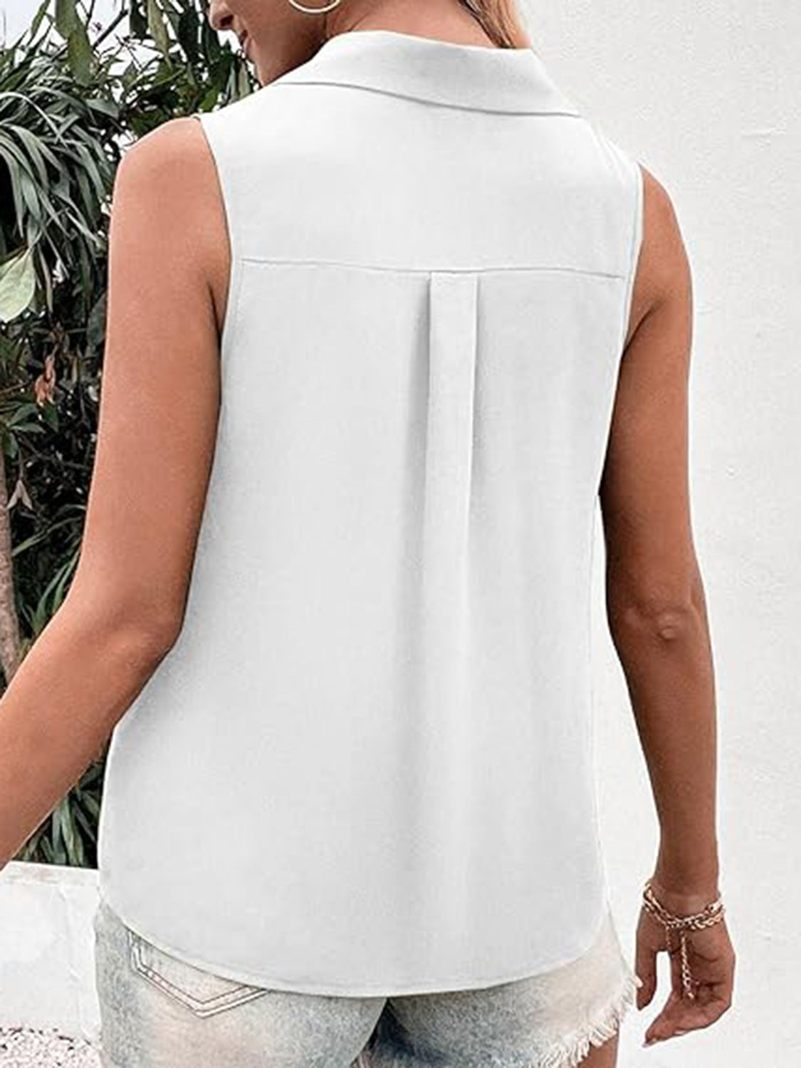 Full size Johnny collar button up tank top.