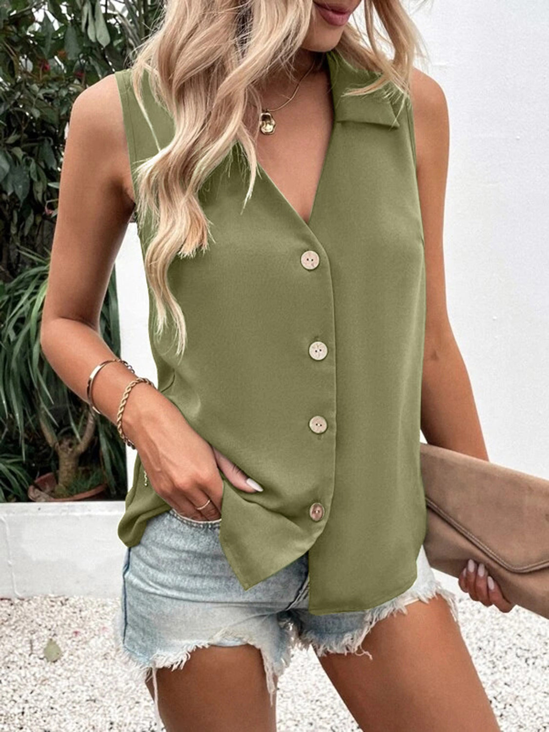 Full size Johnny collar button up tank top.