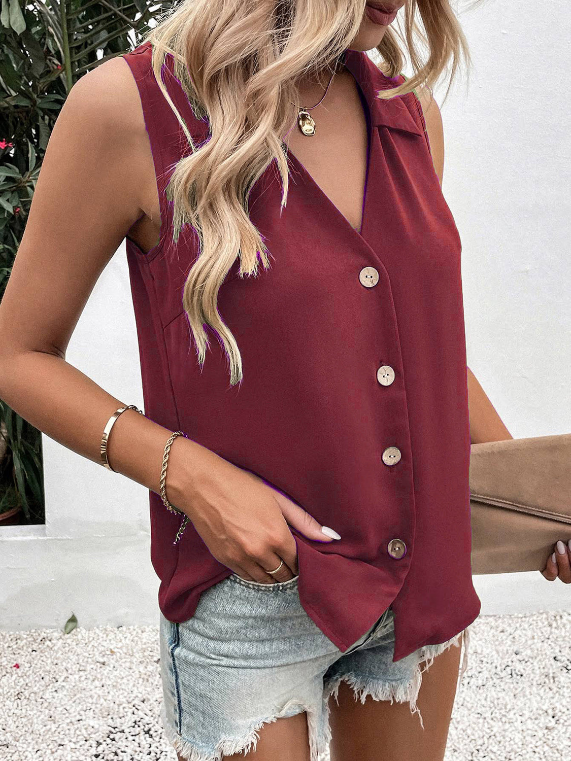 Full size Johnny collar button up tank top.