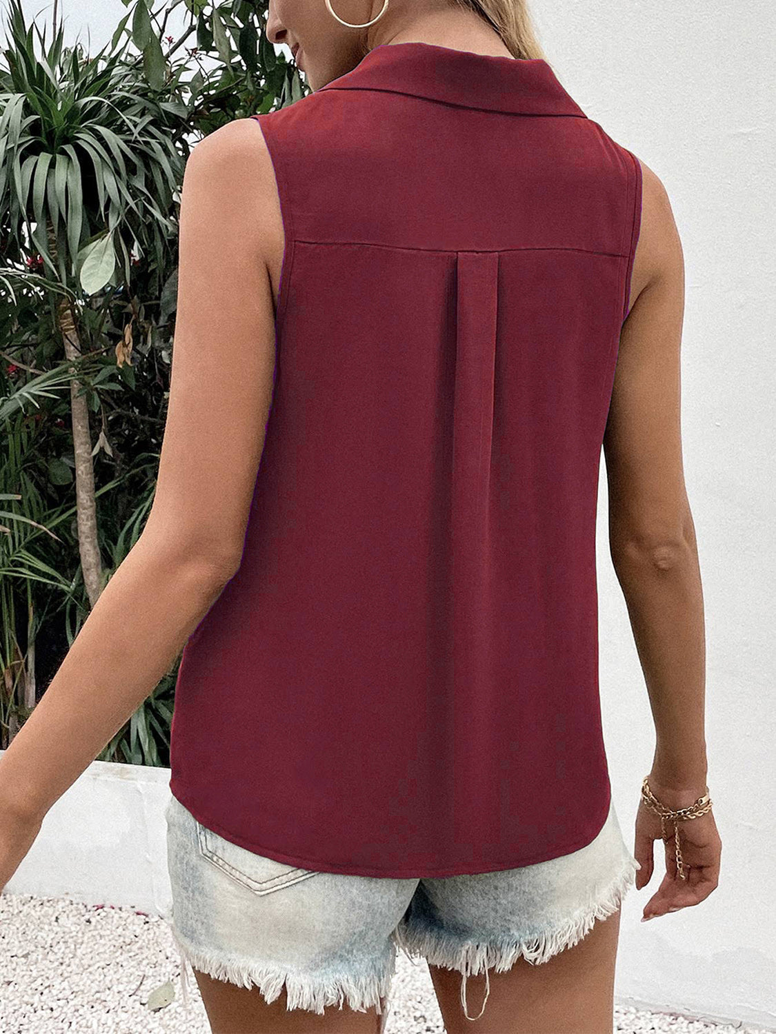 Full size Johnny collar button up tank top.