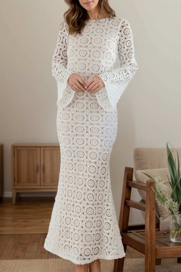 Lace Backless Round Neck Flare Sleeve Dress.