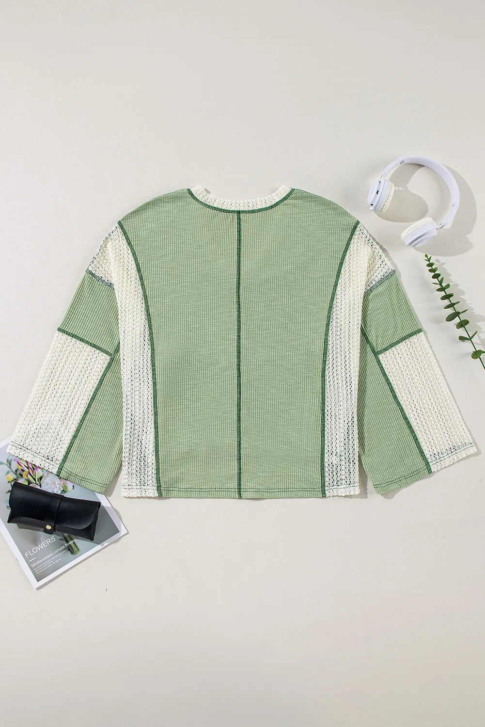 Lace detail contrast V-neck long sleeve blouse.