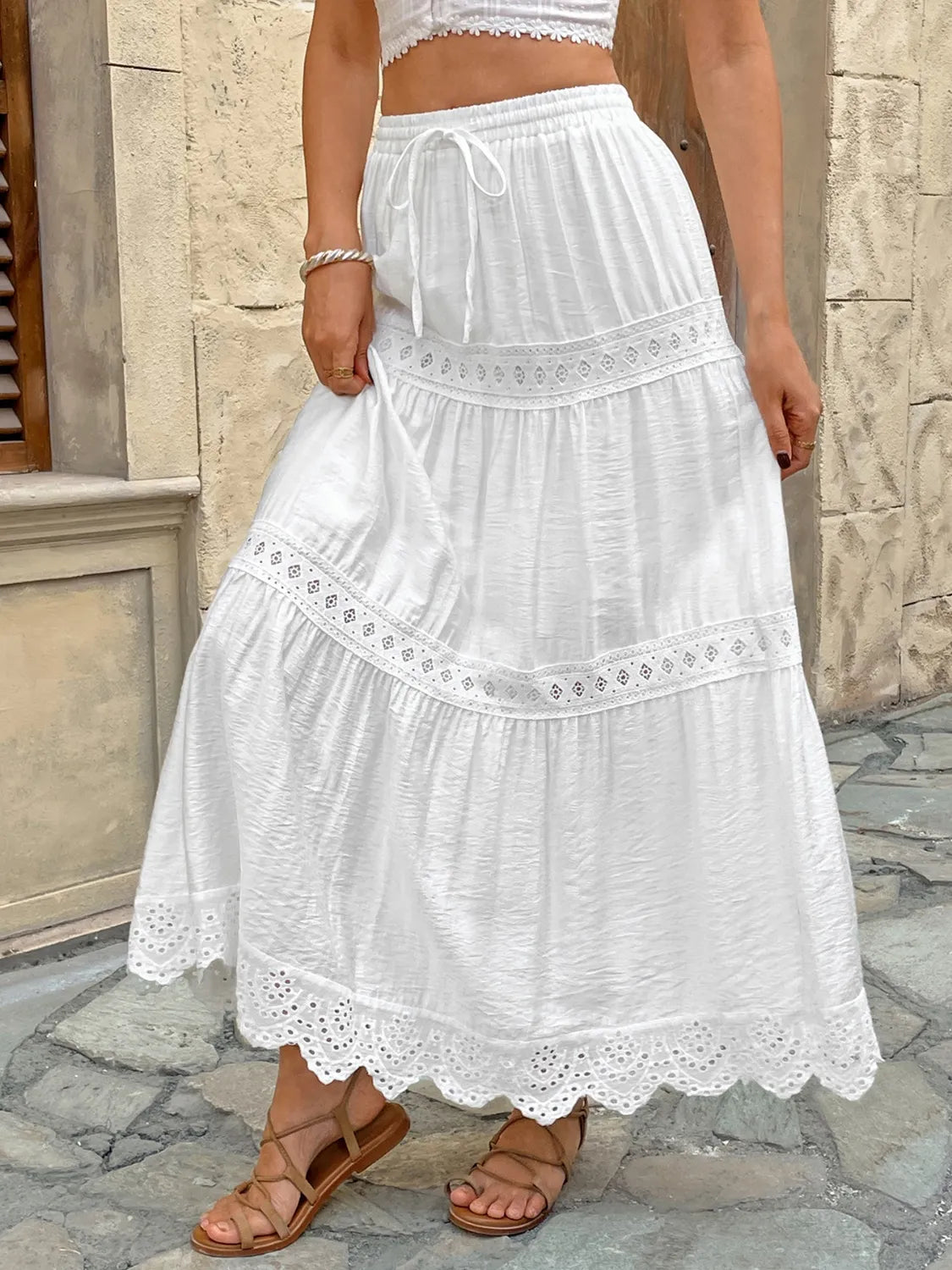 Lace Detail Elastic Waist Skirt.