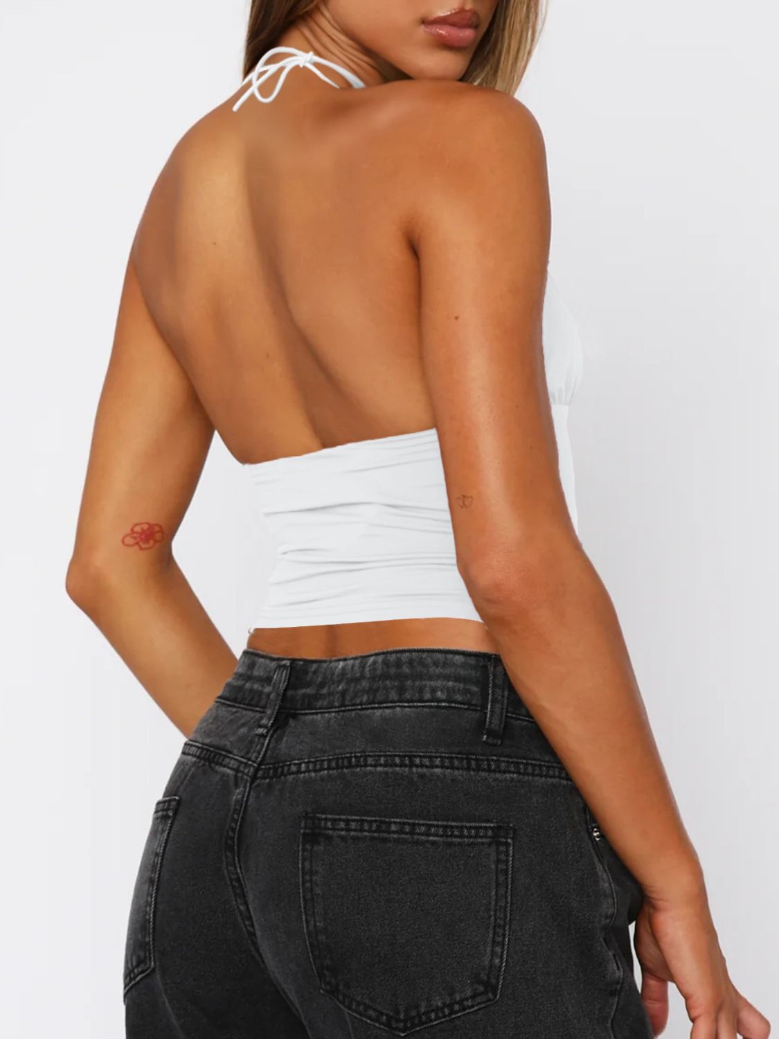 Lace detail halter neck cami.