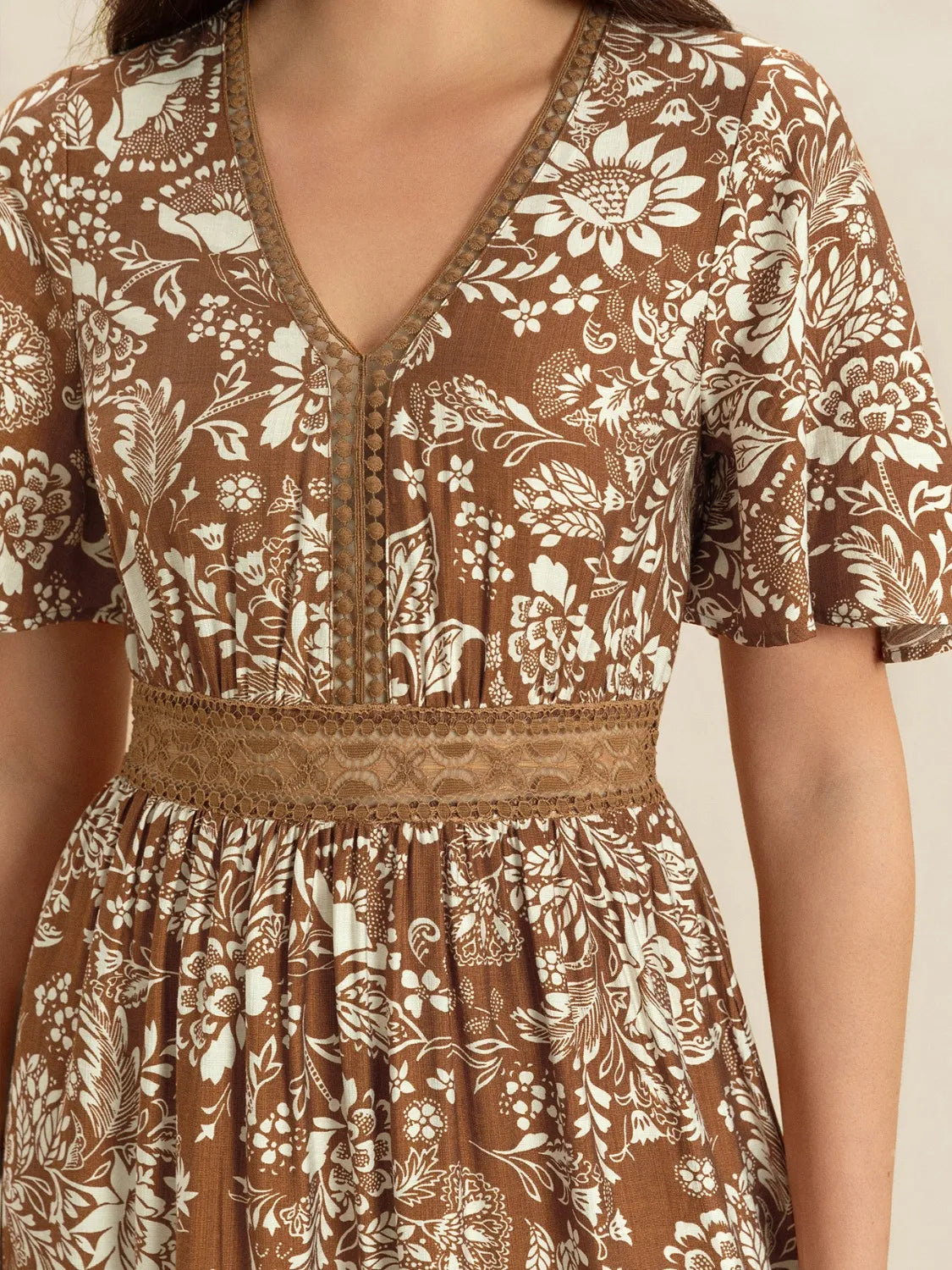 Lace Detail Printed Short Sleeve Midi Dress.