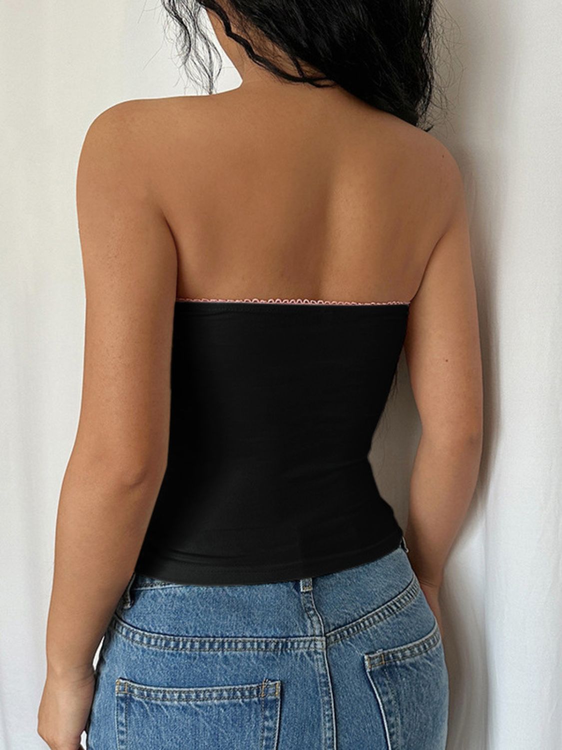 Lace detail tube top.