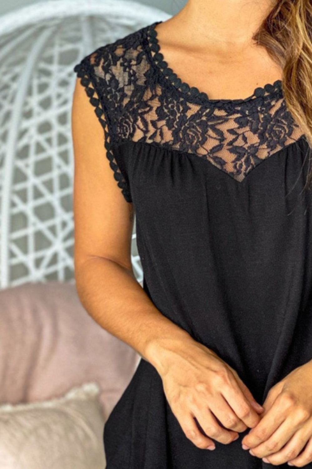 Full size lace round neck tank top.