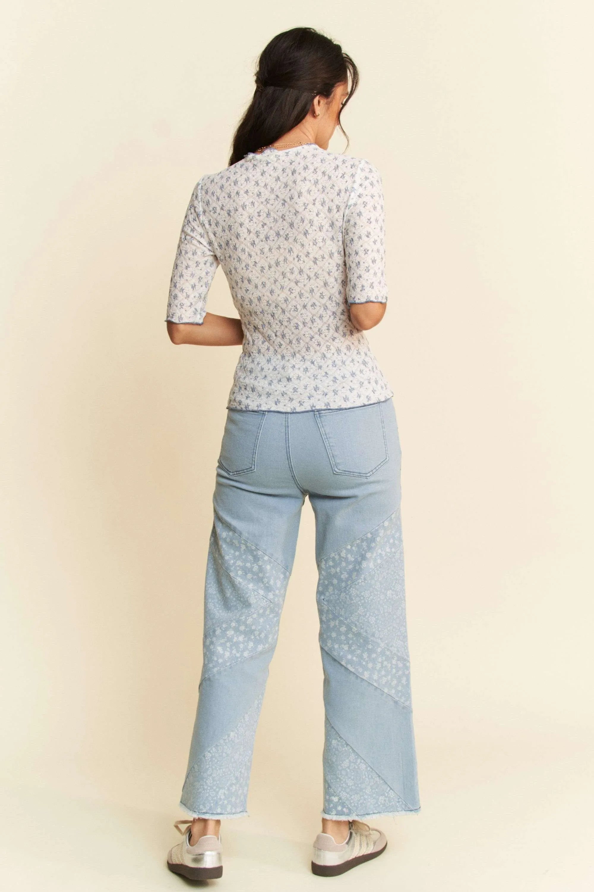 Davi Dani Lace Stretch Floral Marrow Edge Half Sleeve Top.