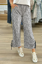 Leopard high waist side bow pants with pockets.