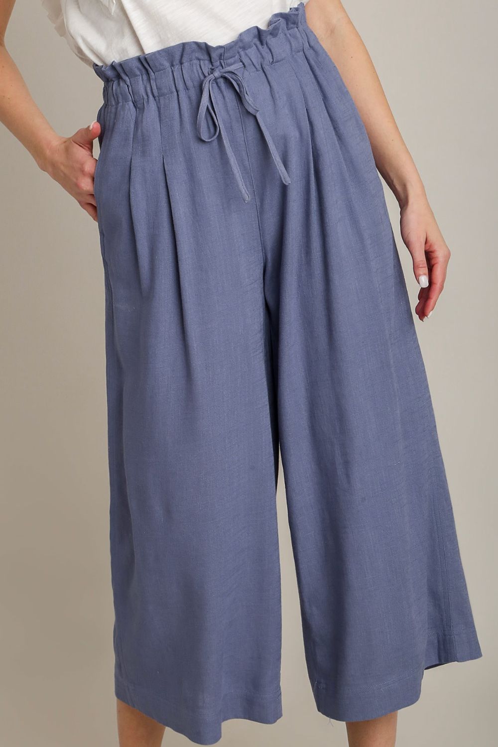 Linen wide fit pants with drawstring plus size, with paperbag waist and pockets, opaque.