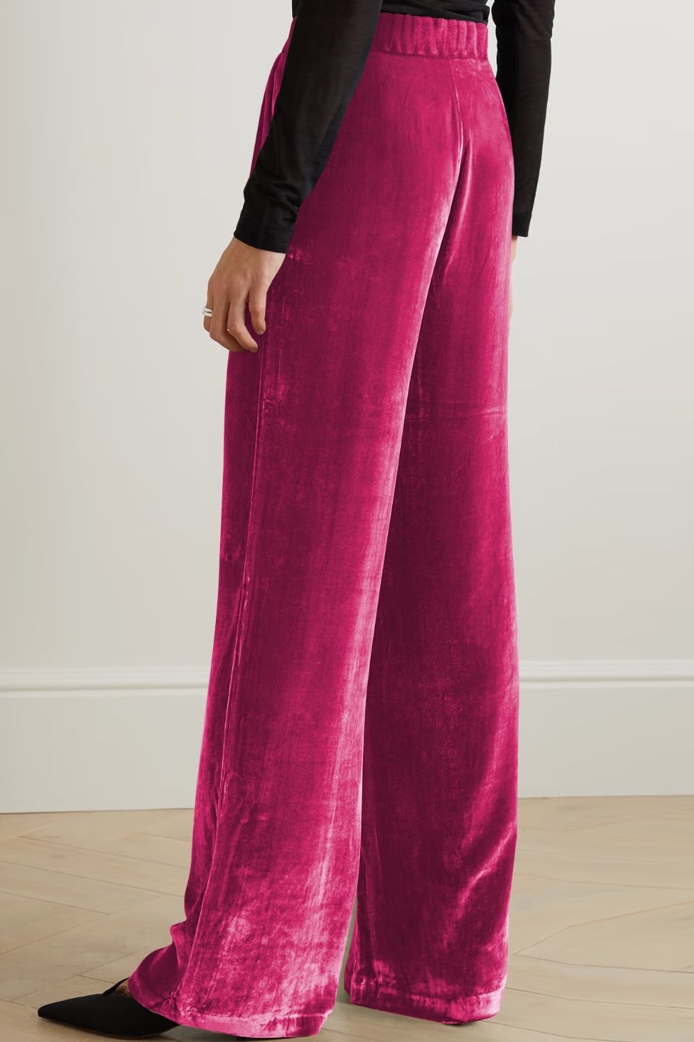 Loose fit high waist long pants with pockets, chic style.