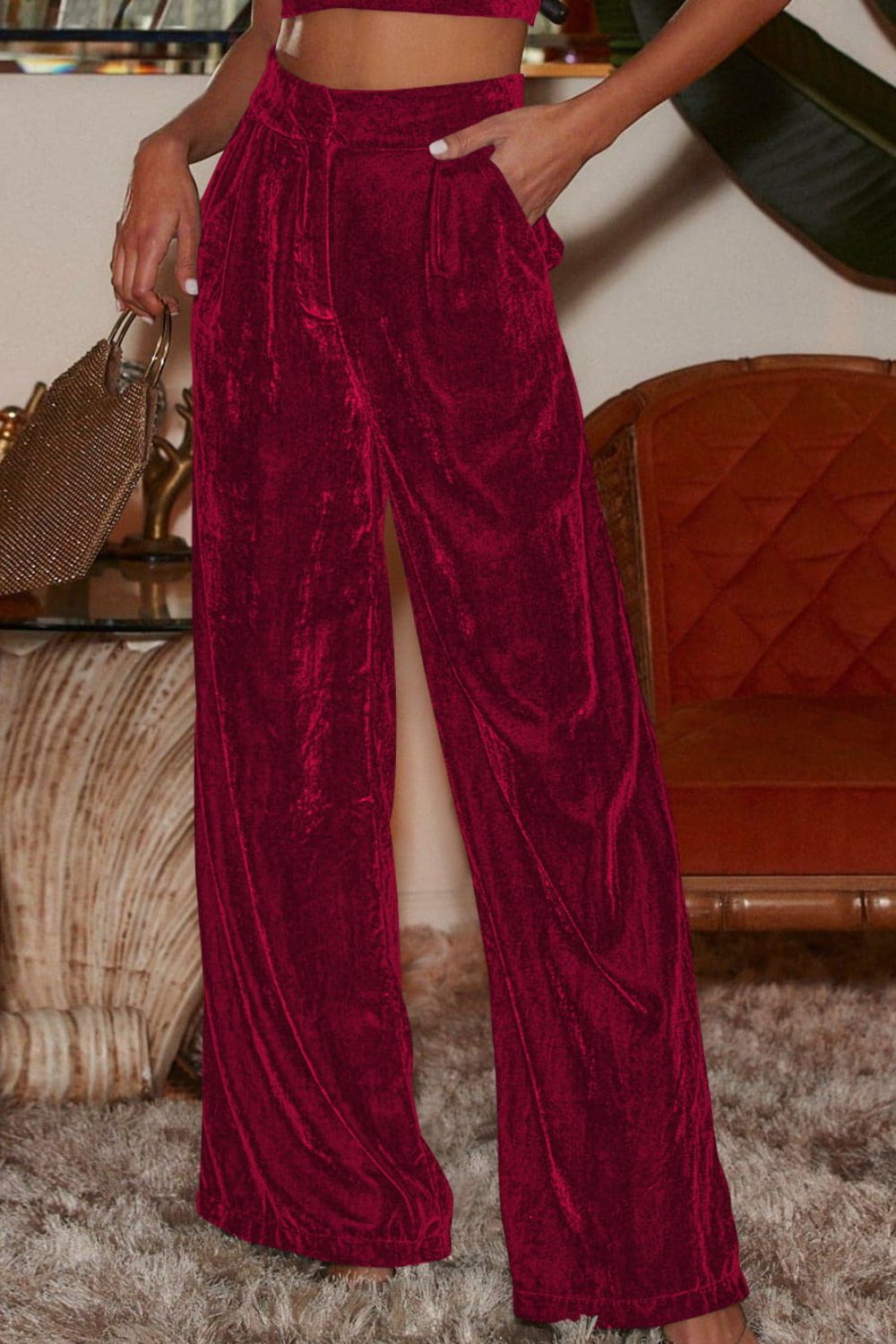 Loose fit high waist long pants with pockets, chic style.