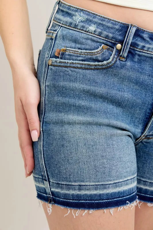 High waist back flap pocket denim shorts.