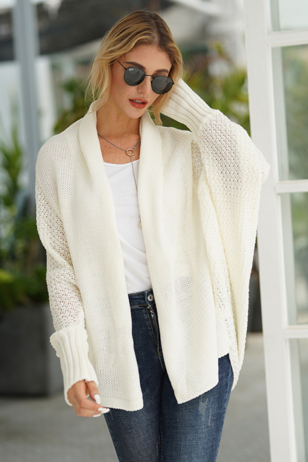 Open front batwing sleeve cardigan.